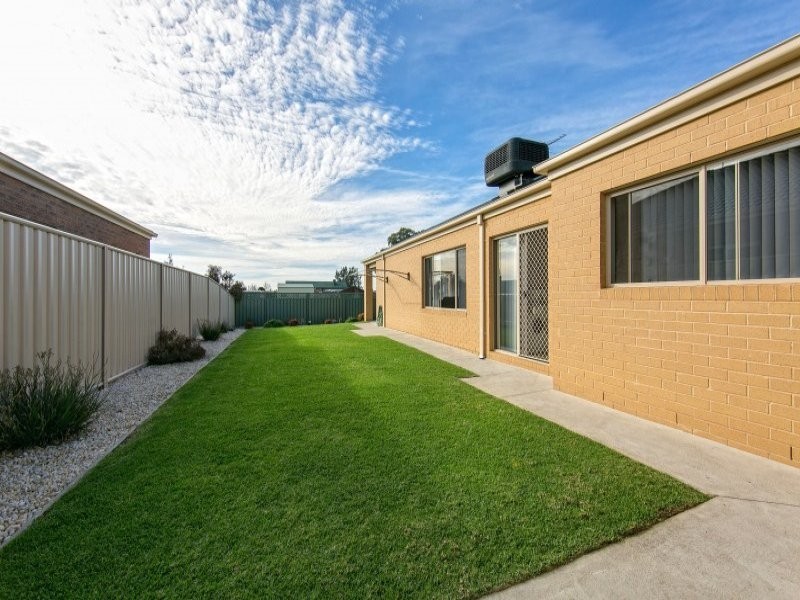 32 Castleton Street, Wodonga VIC 3690