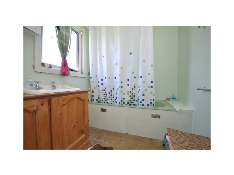 467 Griffith Road, Lavington NSW 2641