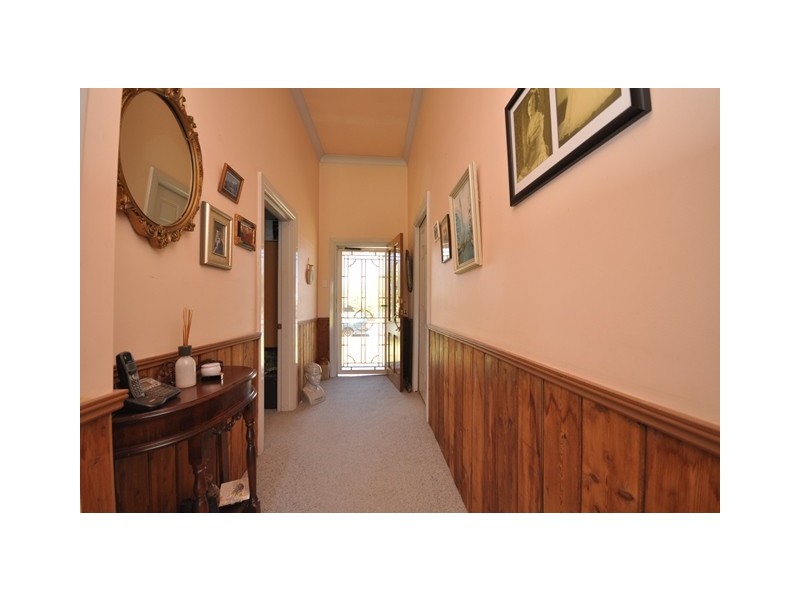 467 Griffith Road, Lavington NSW 2641