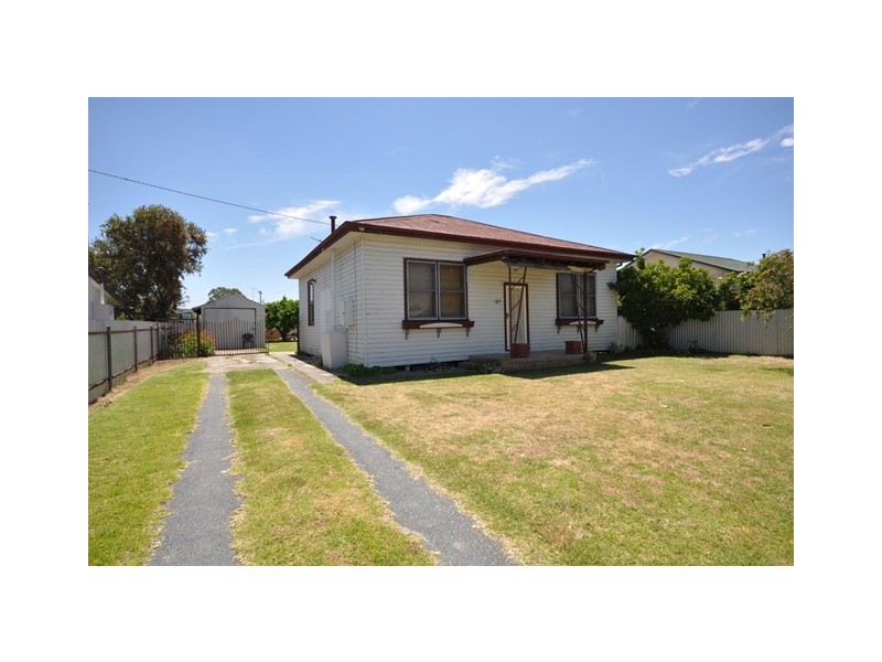 467 Griffith Road, Lavington NSW 2641