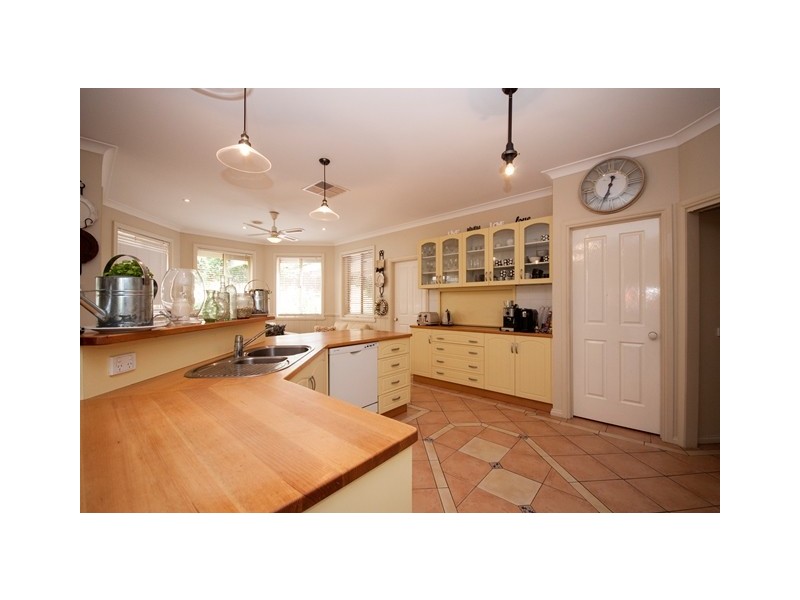 647 Chant Street, Lavington NSW 2641