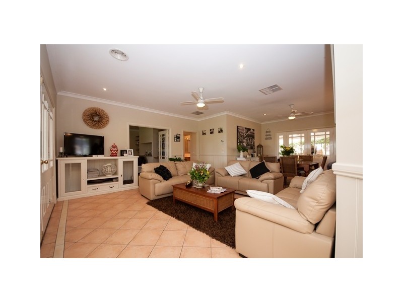 647 Chant Street, Lavington NSW 2641