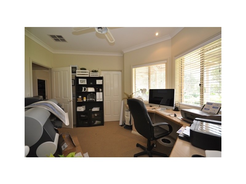 647 Chant Street, Lavington NSW 2641