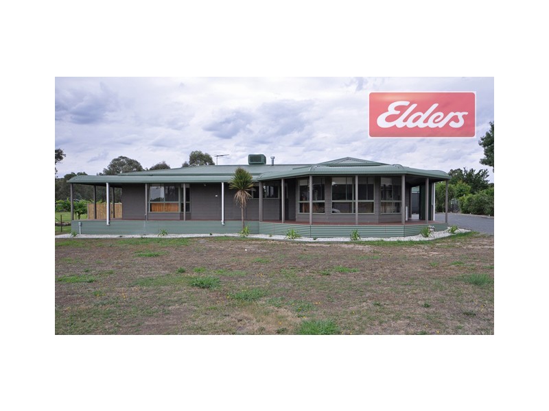 11 Albert Road, Chiltern VIC 3683