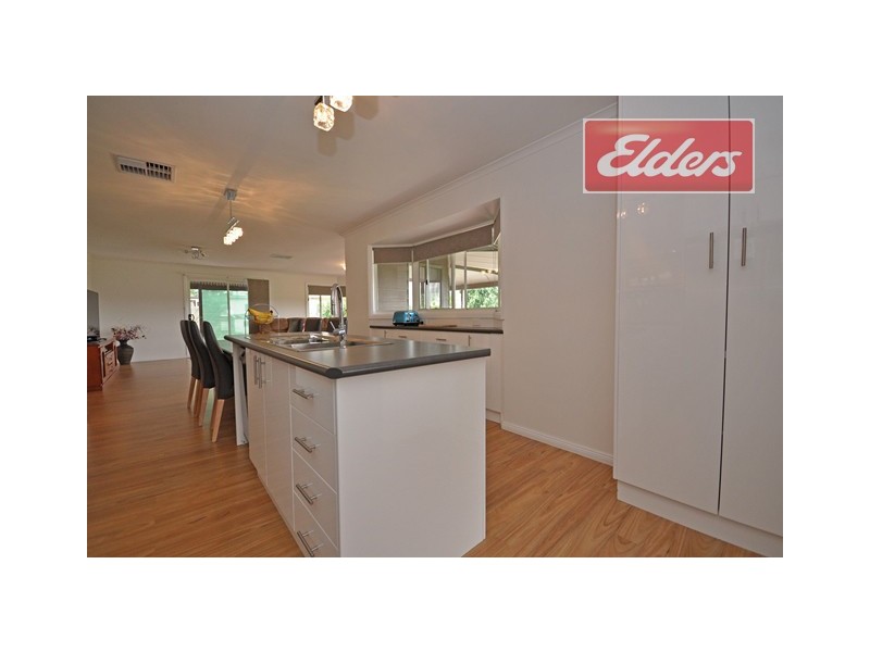 11 Albert Road, Chiltern VIC 3683