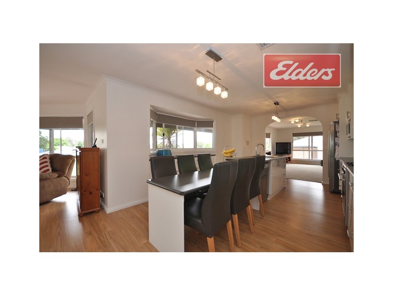 11 Albert Road, Chiltern VIC 3683