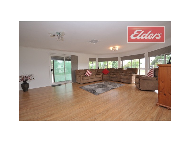 11 Albert Road, Chiltern VIC 3683