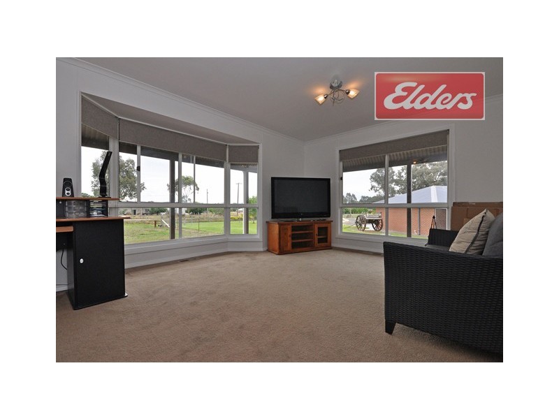 11 Albert Road, Chiltern VIC 3683