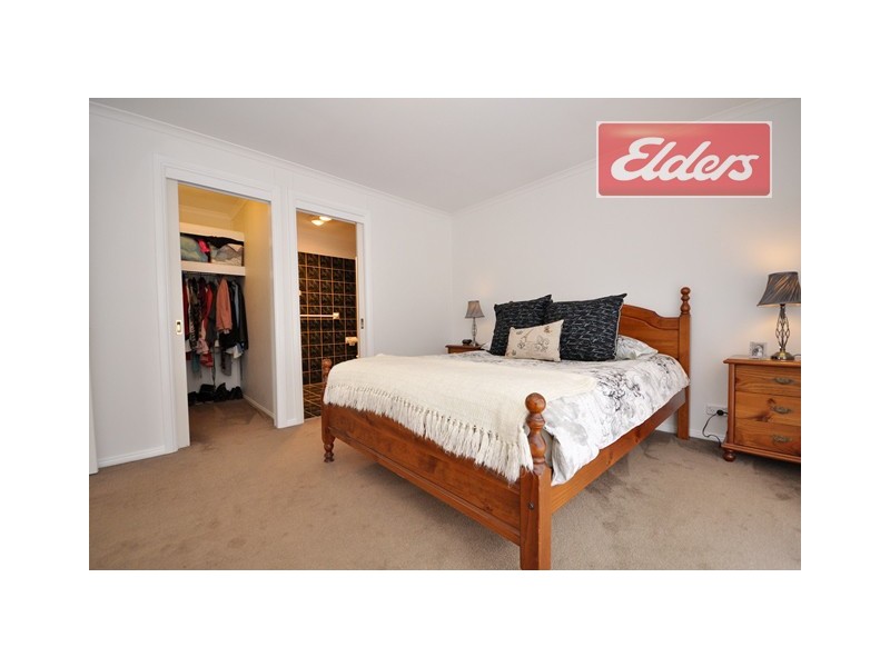 11 Albert Road, Chiltern VIC 3683