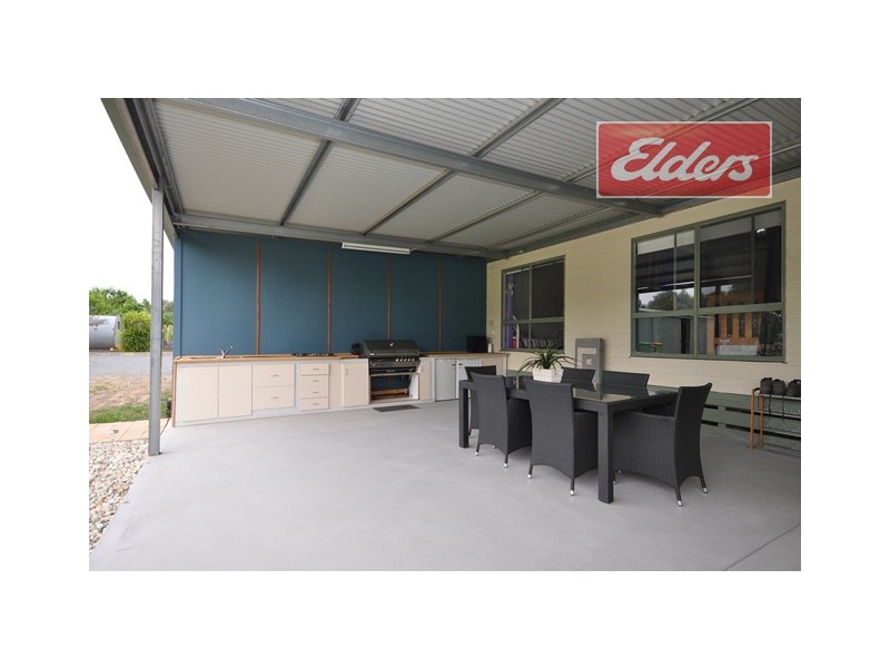11 Albert Road, Chiltern VIC 3683