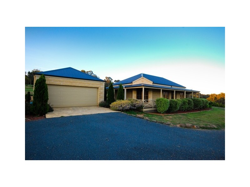 24 Manor Place, Yackandandah VIC 3749