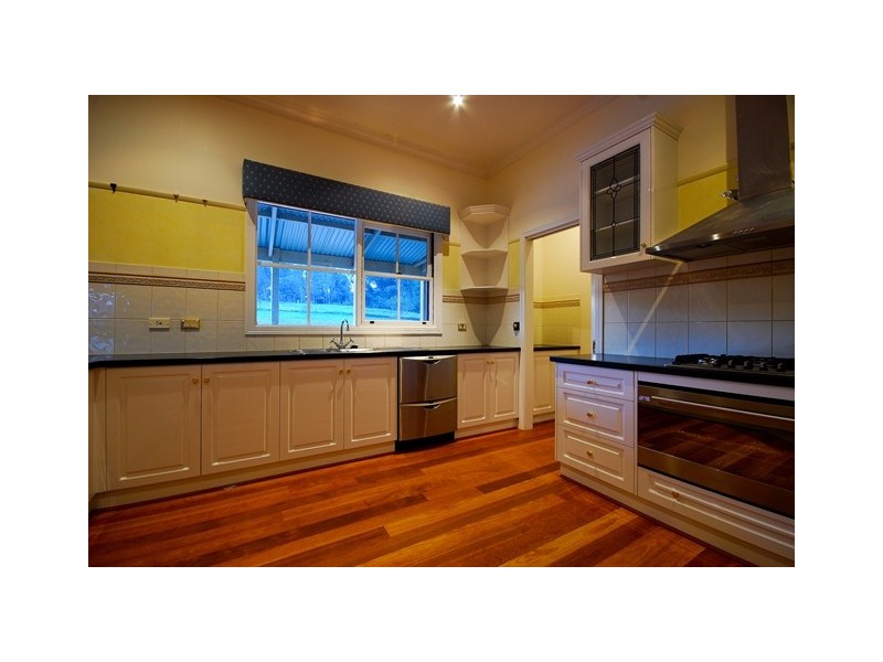 24 Manor Place, Yackandandah VIC 3749