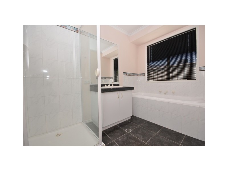 2 Turnberry Circuit, Wodonga VIC 3690