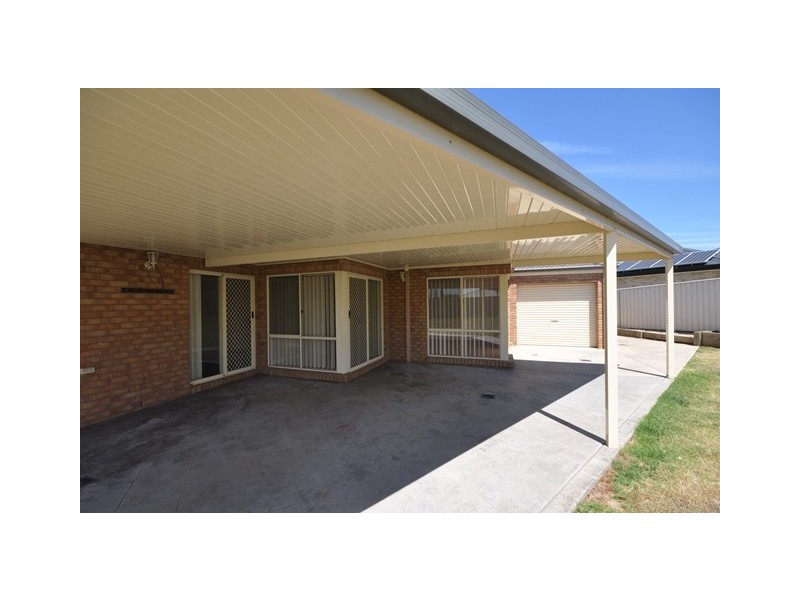 2 Turnberry Circuit, Wodonga VIC 3690