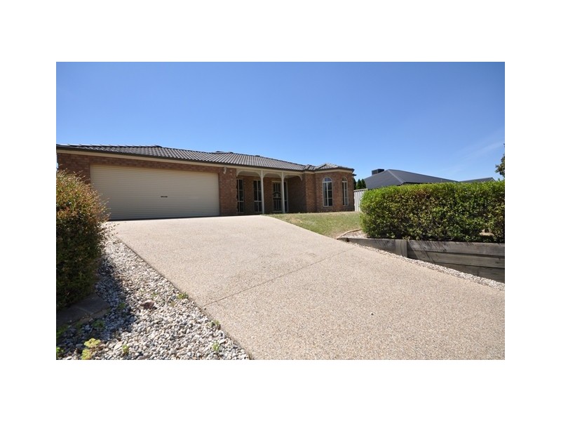 2 Turnberry Circuit, Wodonga VIC 3690