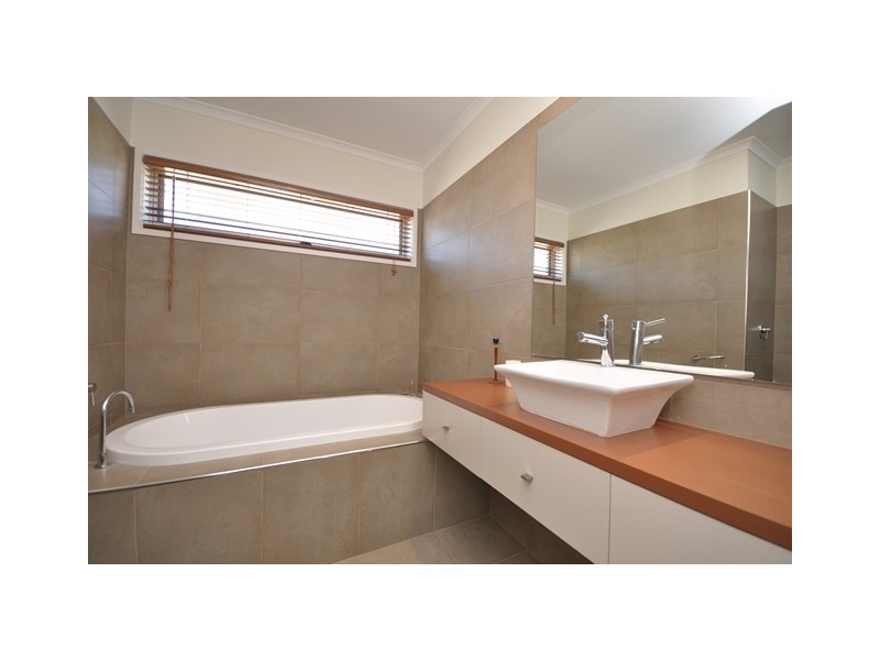 1/939 Malaguena Avenue, Albury NSW 2640