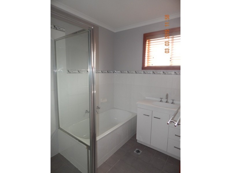 1/362 Douglas Road, Lavington NSW 2641