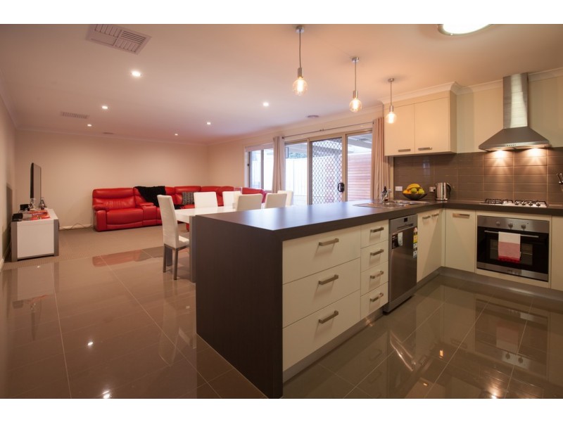 32 Banksia Street, Albury NSW 2640