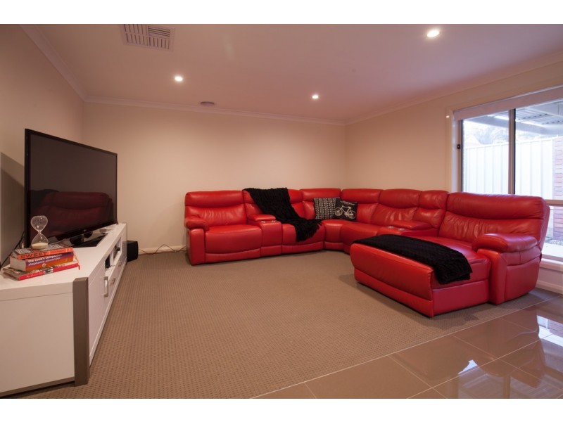 32 Banksia Street, Albury NSW 2640