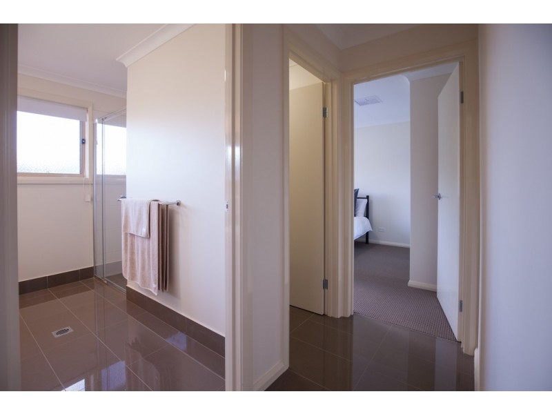 32 Banksia Street, Albury NSW 2640