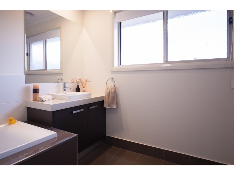 32 Banksia Street, Albury NSW 2640