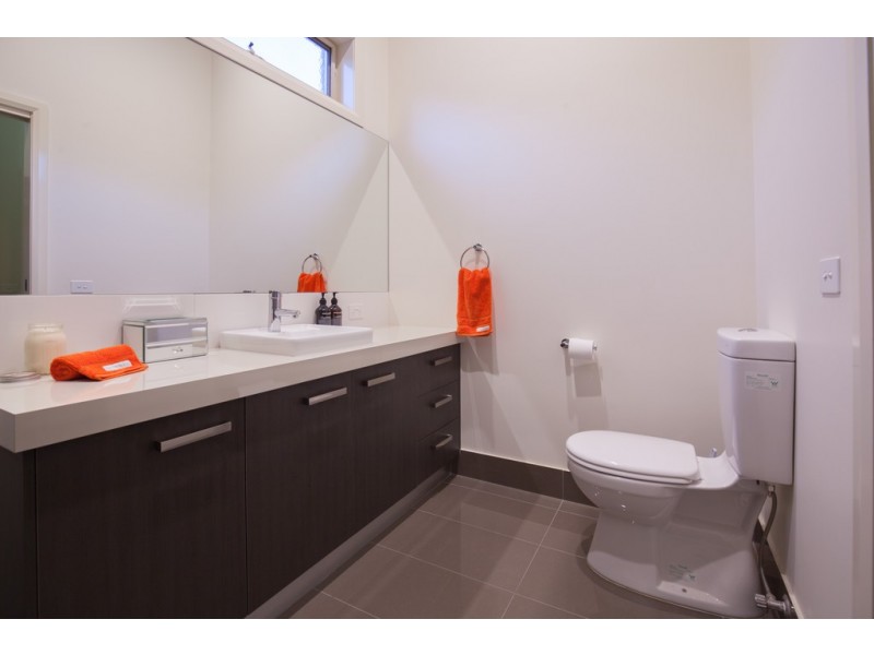 32 Banksia Street, Albury NSW 2640