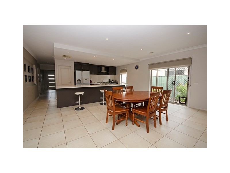 137 Rivergum Drive, East Albury NSW 2640