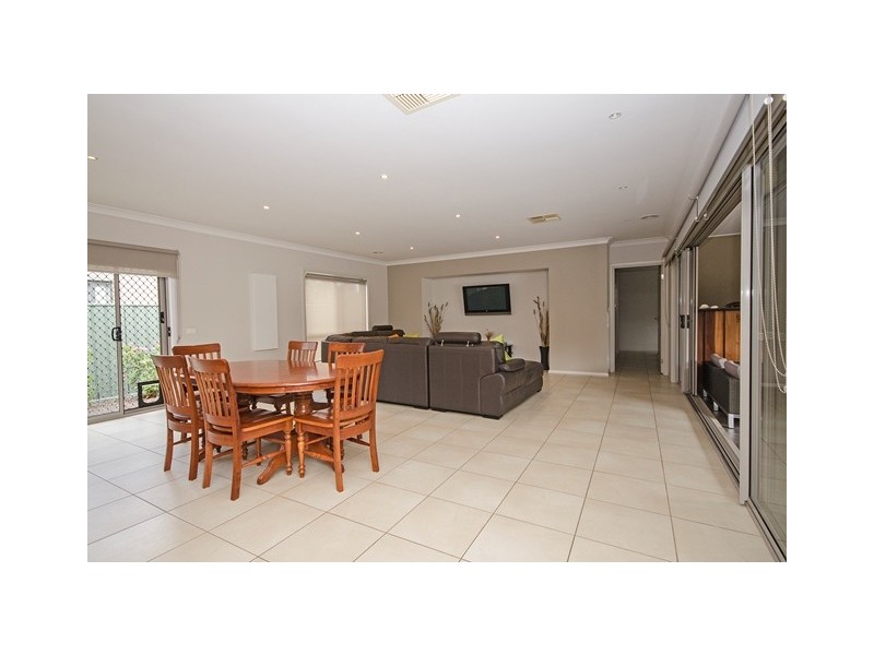 137 Rivergum Drive, East Albury NSW 2640