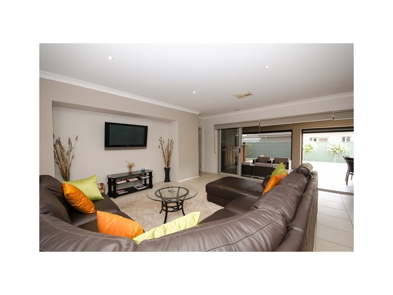 137 Rivergum Drive, East Albury NSW 2640