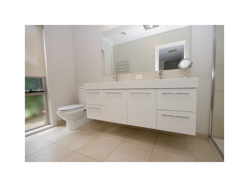 137 Rivergum Drive, East Albury NSW 2640