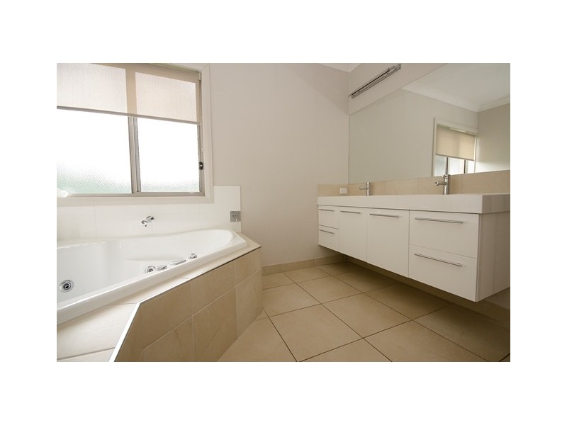 137 Rivergum Drive, East Albury NSW 2640