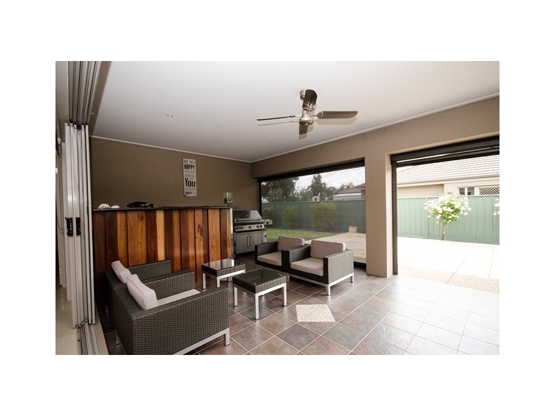 137 Rivergum Drive, East Albury NSW 2640