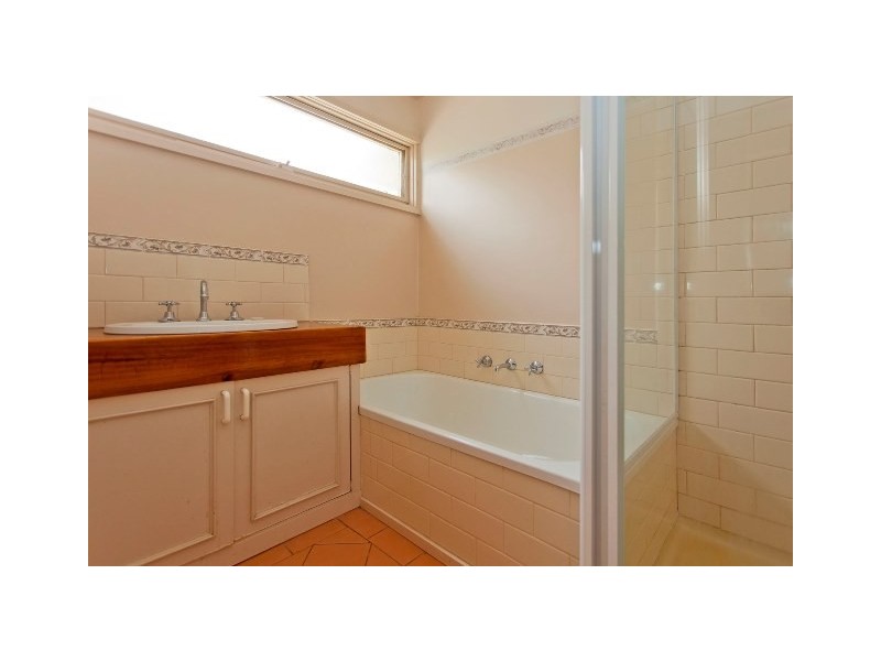 30 McFarland Road, Wodonga VIC 3690