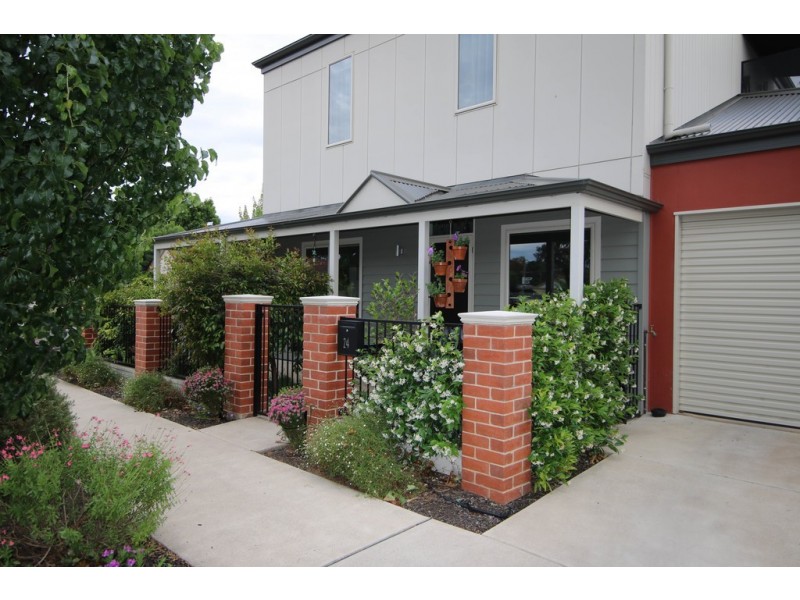 24 Swan Street, Wodonga VIC 3690