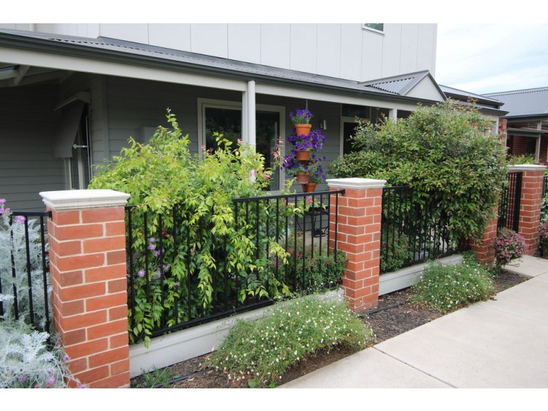 24 Swan Street, Wodonga VIC 3690