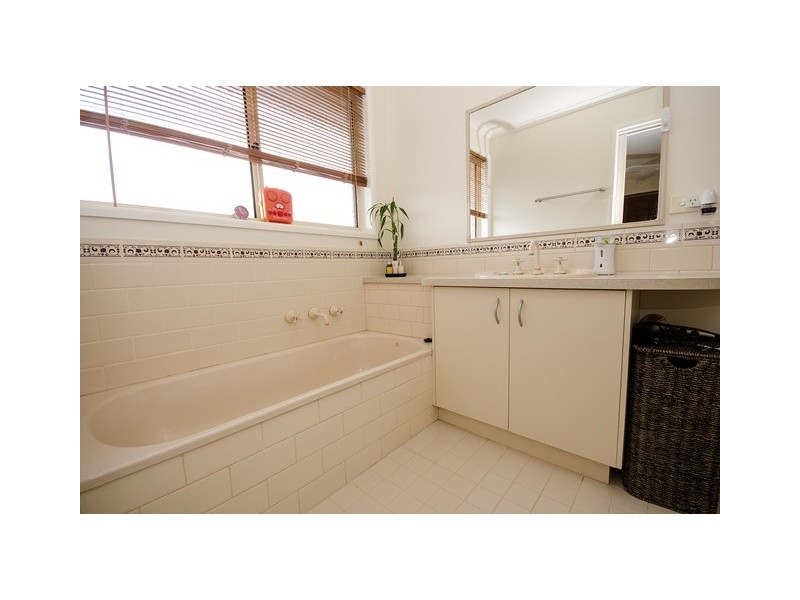 10 Indigo Close, Wodonga VIC 3690