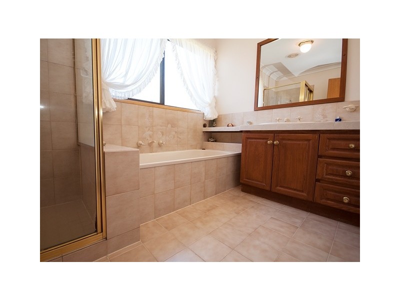 14 Allamar Court, Tawonga South VIC 3698