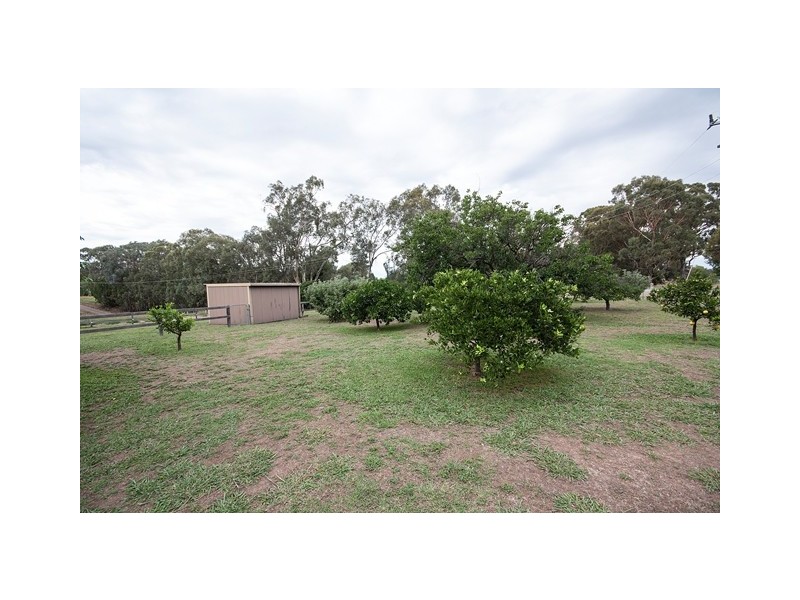 25 Cemetery Road, Barnawartha VIC 3688