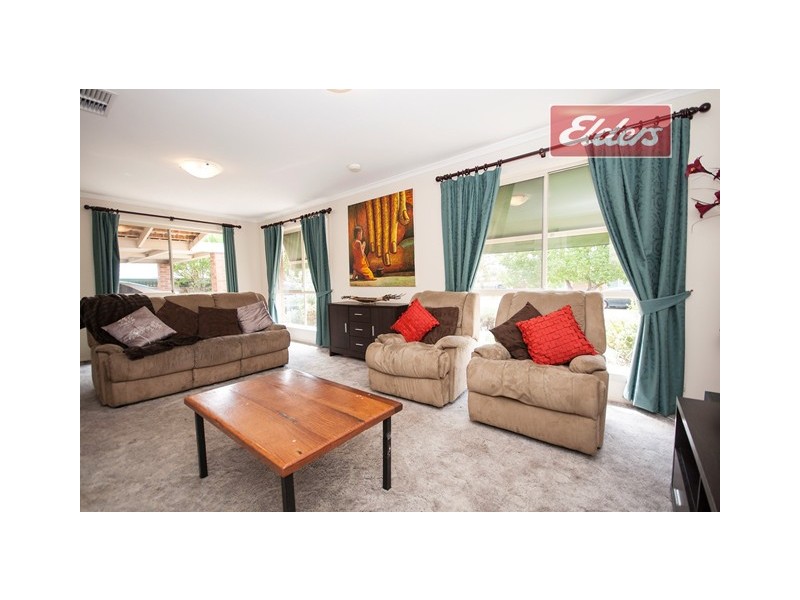 44 Azure Drive, Wodonga VIC 3690