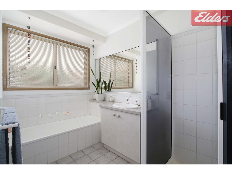 12 Elmslie Circuit, Wodonga VIC 3690