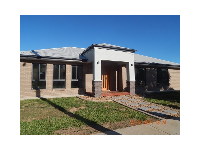 414 Harper Street, Lavington NSW 2641