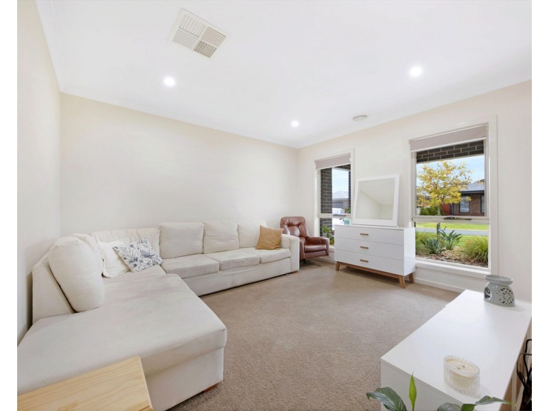 15 McDougall Grove, Wodonga VIC 3690