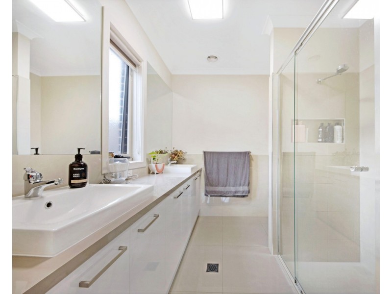 15 McDougall Grove, Wodonga VIC 3690