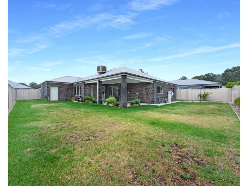 15 McDougall Grove, Wodonga VIC 3690