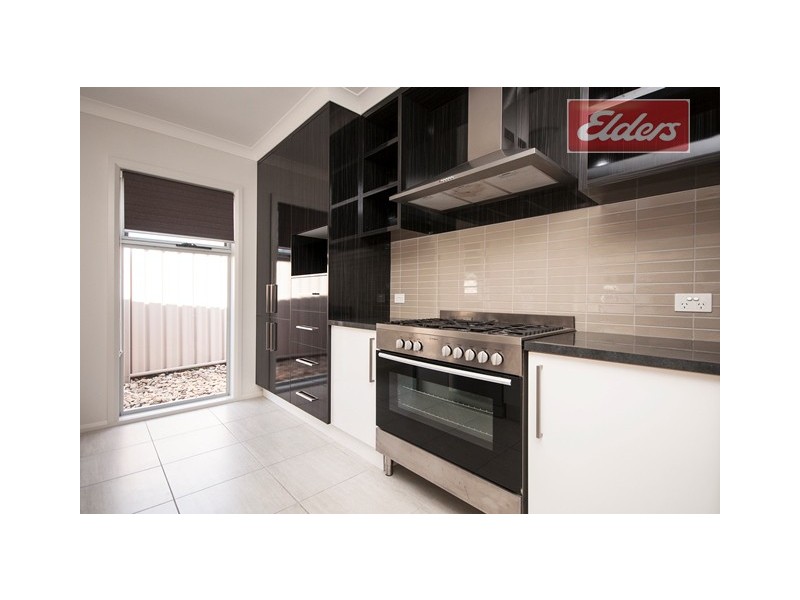 12 Clarendon Drive, Wodonga VIC 3690