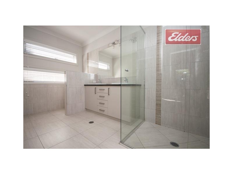 12 Clarendon Drive, Wodonga VIC 3690