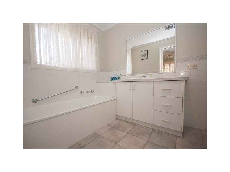 2 Lightwood Drive, Wodonga VIC 3690