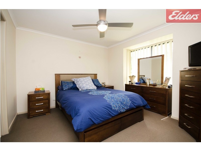 19 Wattle Way, West Albury NSW 2640