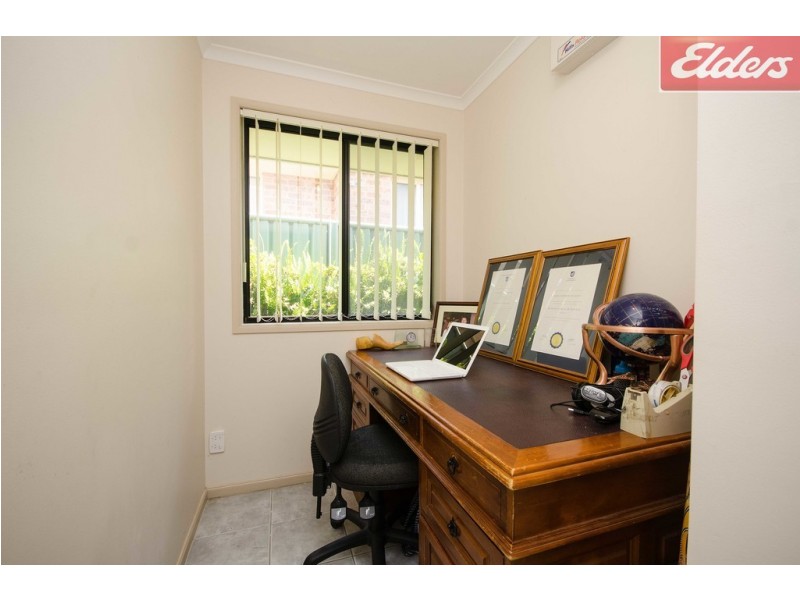 19 Wattle Way, West Albury NSW 2640