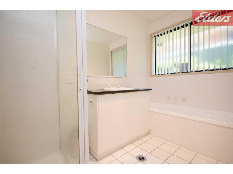 19 Wattle Way, West Albury NSW 2640